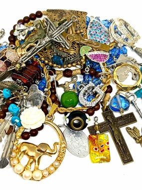 Vintage High Quality Pendant Necklace Charm Lot Mix Jewelry Earrings Ring 5.6 Oz